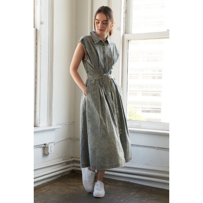SUNSHINE SQUEEZE DENIM MIDI DRESS