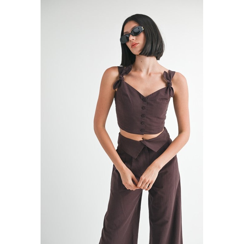BUTTON UP CROPPED TOP WITH SHOULDER TIES