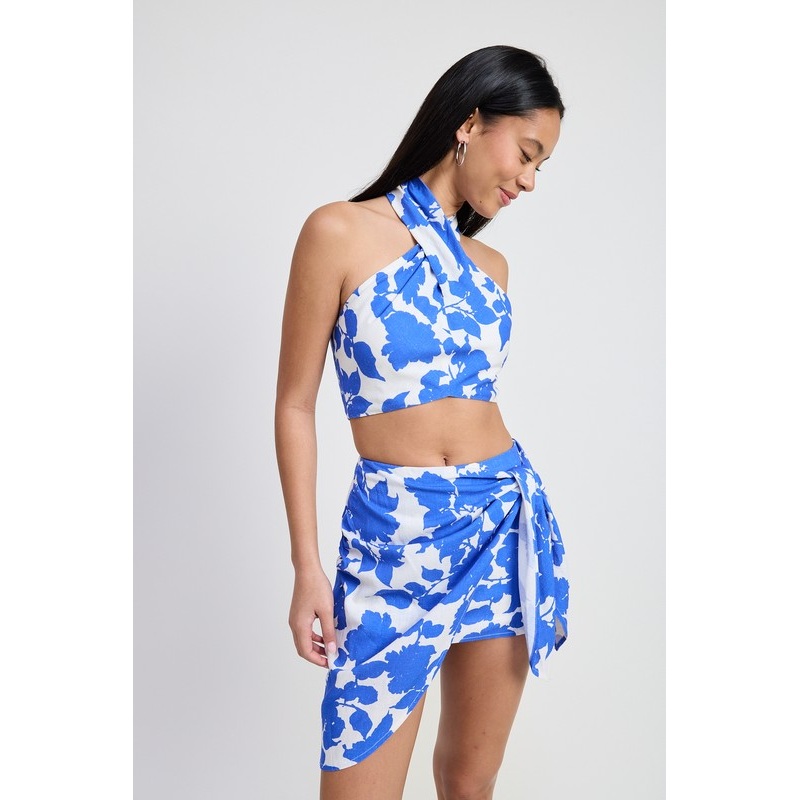 CROPPED FLORAL HALTER NECK TOP