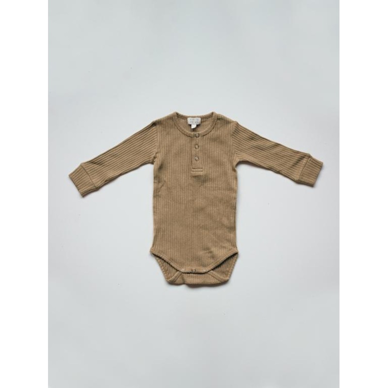 The Ribbed Onesie|ecru|cinnamon|camel|0-3 months|3-6 months|6-9 months|9-12 months|12-18 months|18-24 months|2-3 years|NB