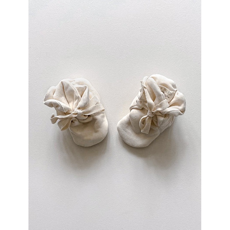 The Stay-On Bootie|camel|undyed|0-3 months|3-6 months|6-12 months