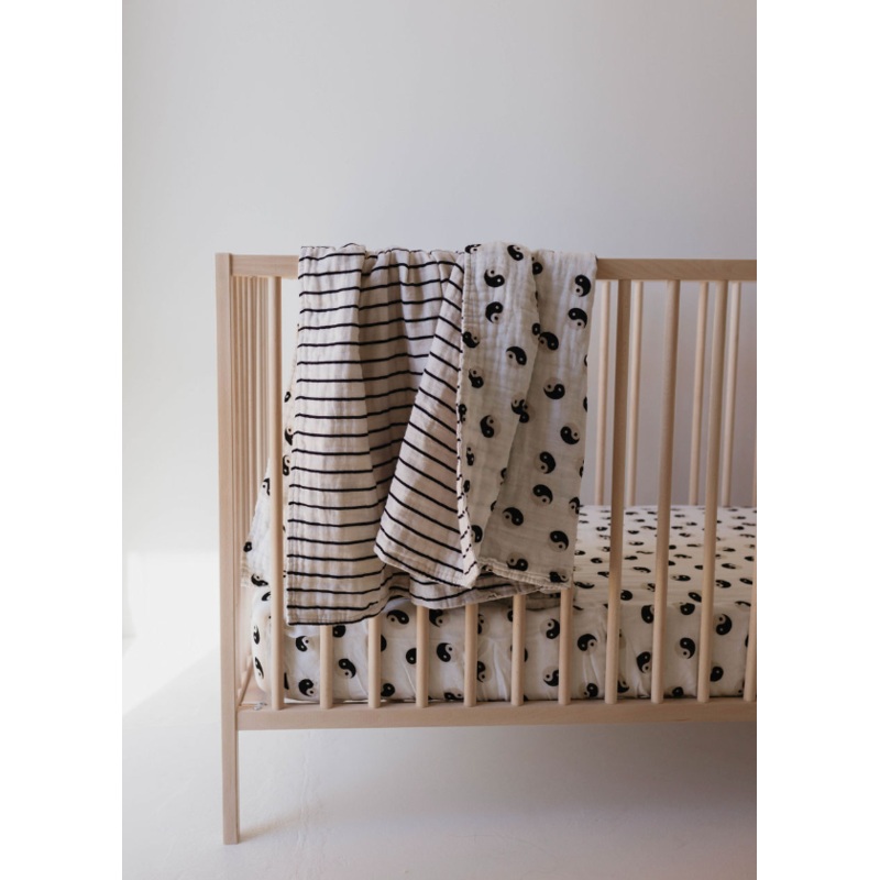 Muslin Quilt | Black & White Yin Yang / Stripe