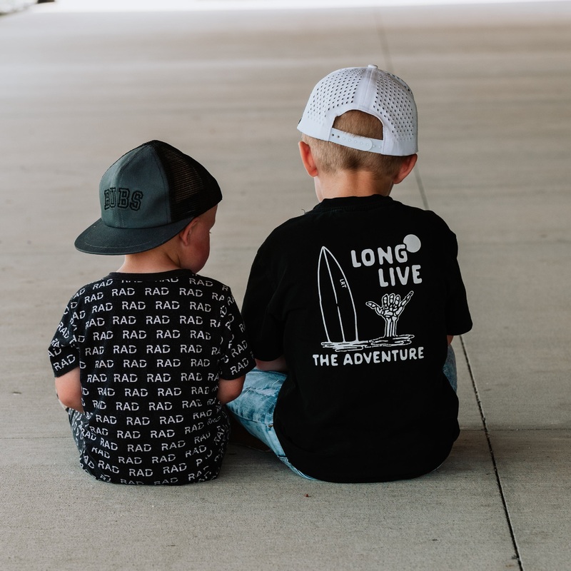 100% ORGANIC COTTON LONG LIVE THE ADVENTURE TEE – BLACK