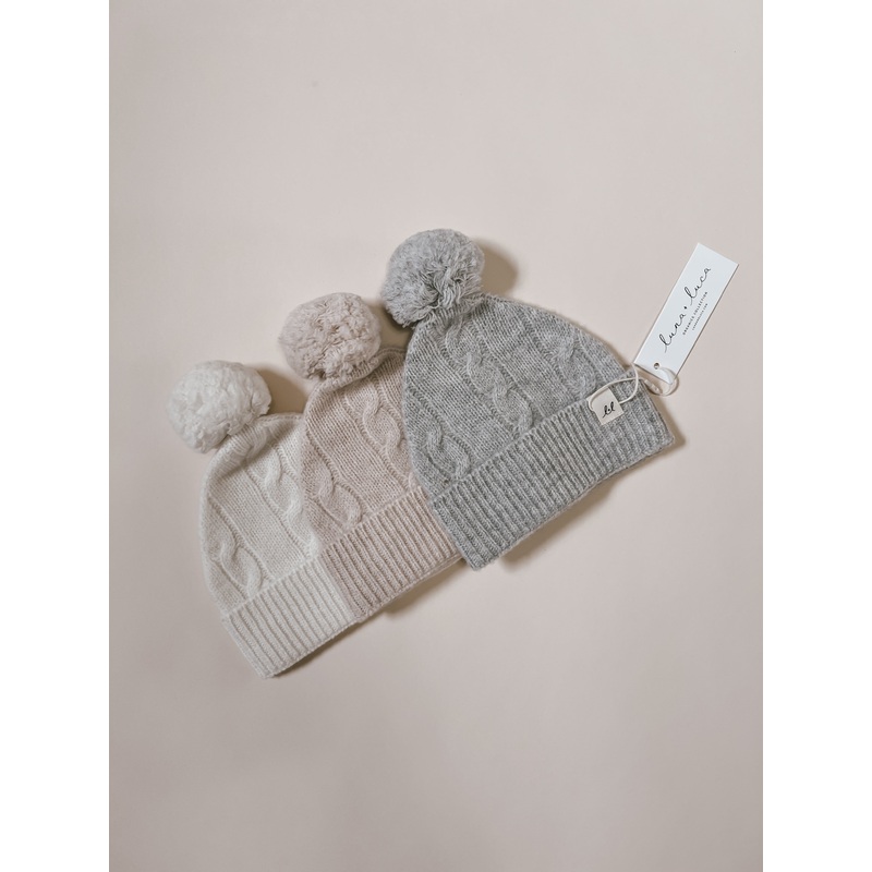 Luna + Luca Cable Knit Pom Beanie – Heather Gray