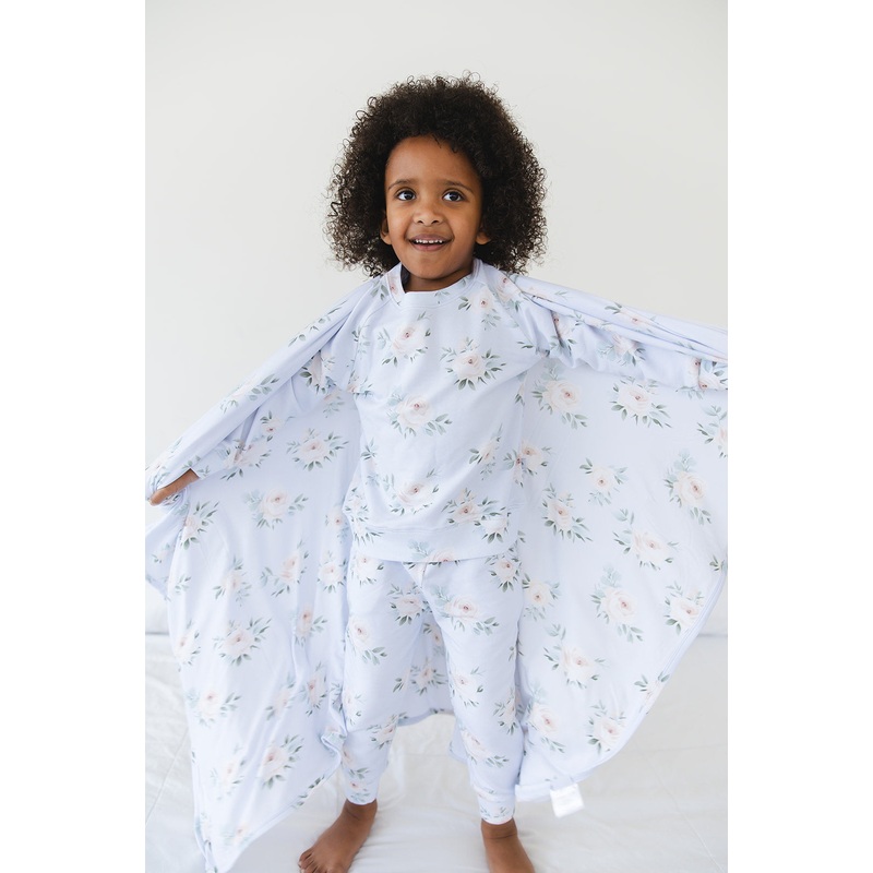 Cosette – Lightweight Blanket