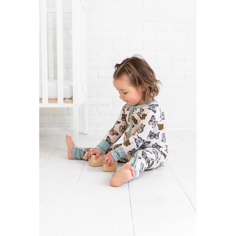Social Butterfly Zipper Lounger