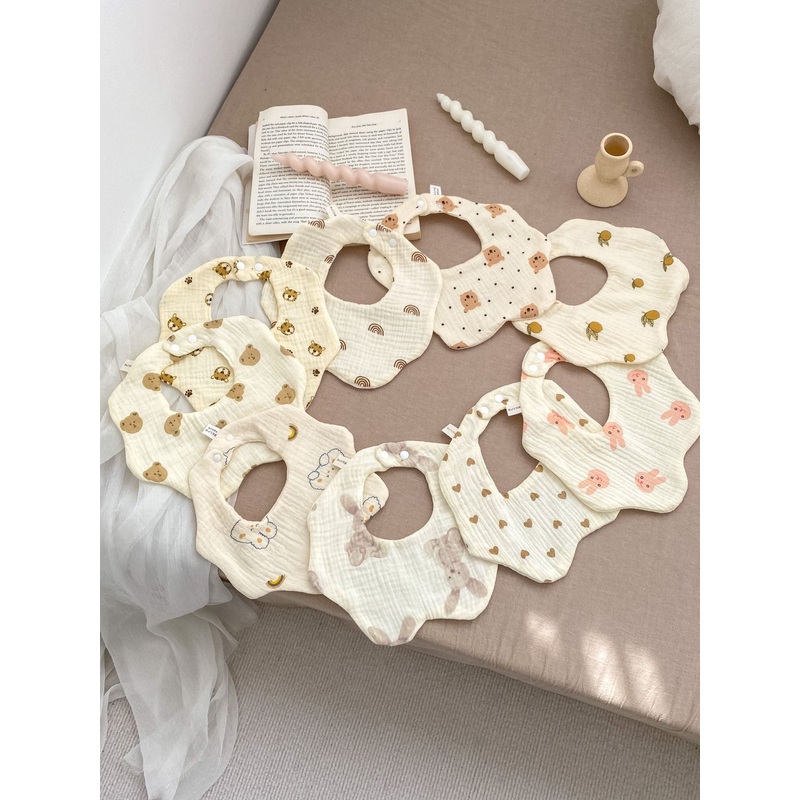 Adorable Cartoon Petal-Shaped Cotton Drool Cloth Muslin Bib