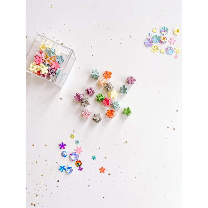 Tiny Flower Claw Clips