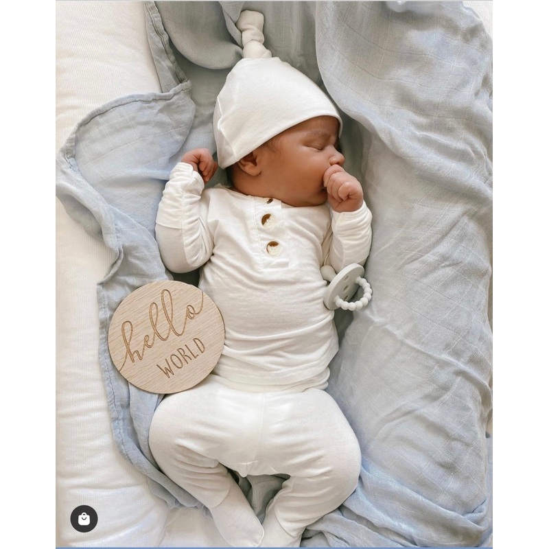 Top and Bottom Outfit and Hat Set (Newborn – 12 months) White