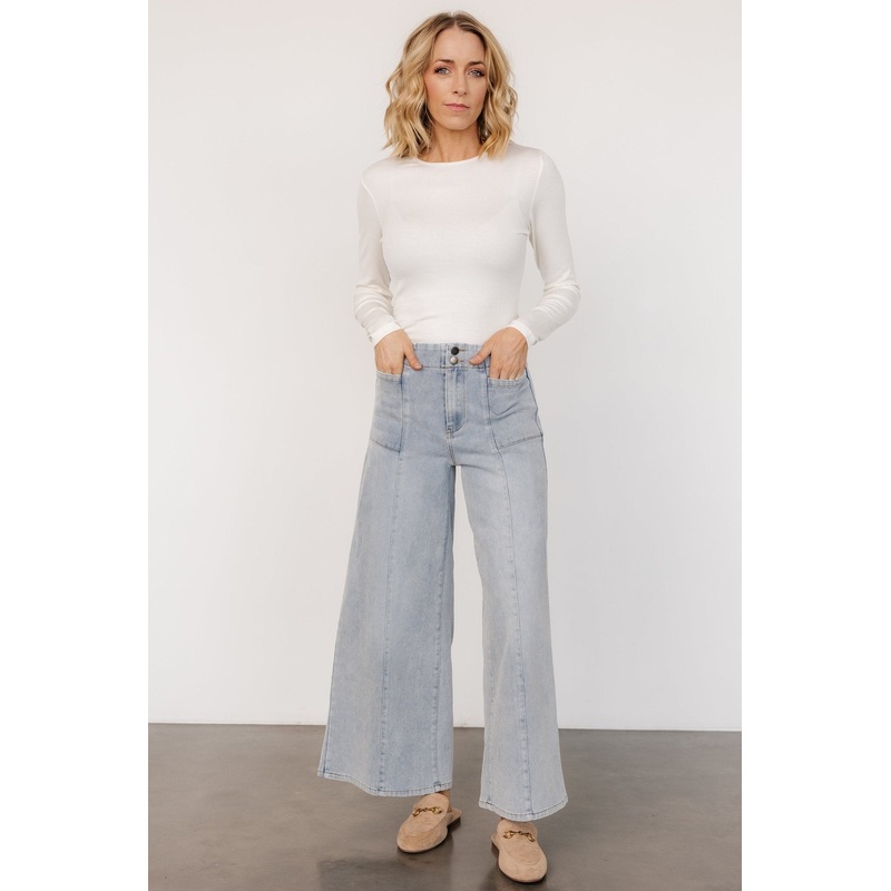 Emmi Mid Rise Wide Leg Jeans | Light Wash